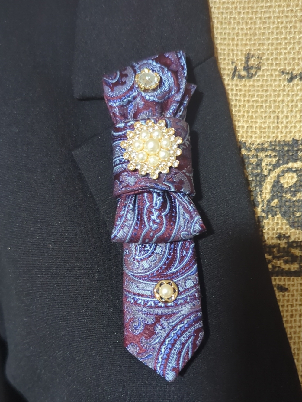 Paisley Silk Tie Clip Pin in Burgundy and Blue - Unbranded